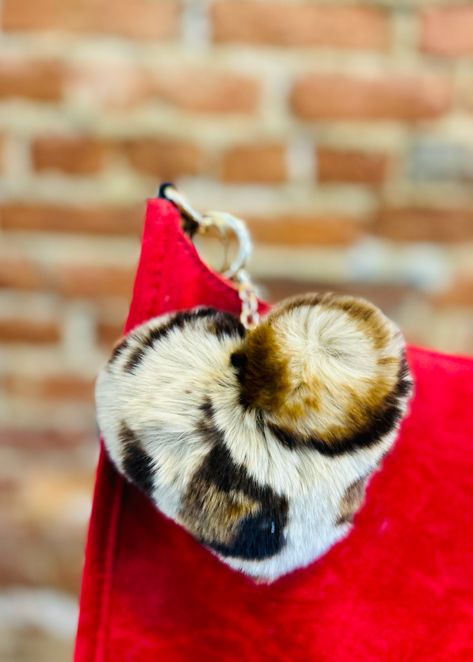 LINDA RICHARDS POM HEART BAG CHARMS