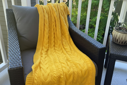 CHLOE & LEX CABLE KNIT THROW BLANKET
