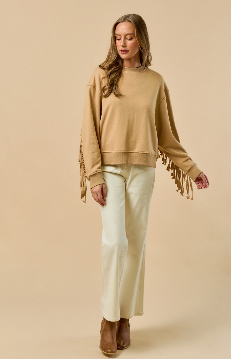 LALAVON WILLIE FRINGE CREW NECK
