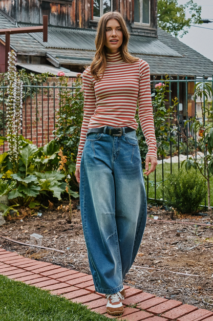 URBAN DAIZY TOMMI KNIT TOP