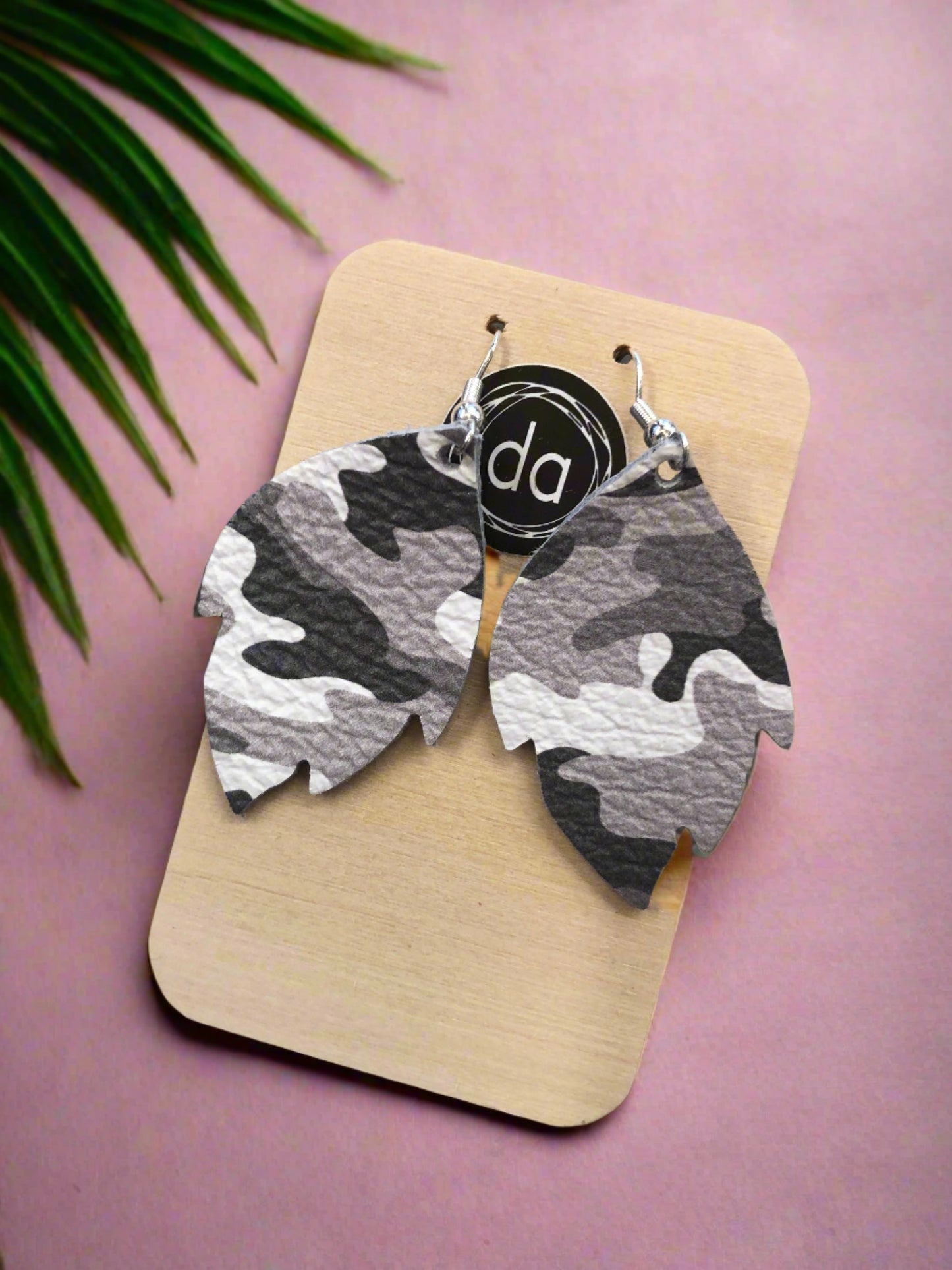 DEER ADDIE LEAF EARRING