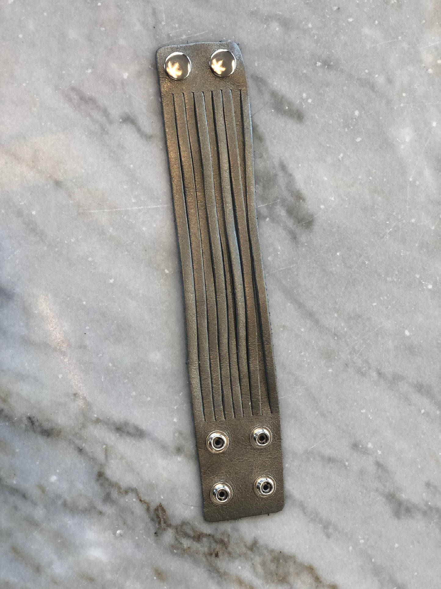CHARLIE LEATHER 1.5 INCH SLICE SNAP BRACELETS