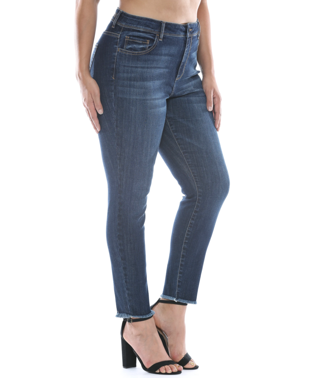 MS. CELLO PLUS SIZE MID-RISE FRAYED HEM CROP SKINNY DENIM