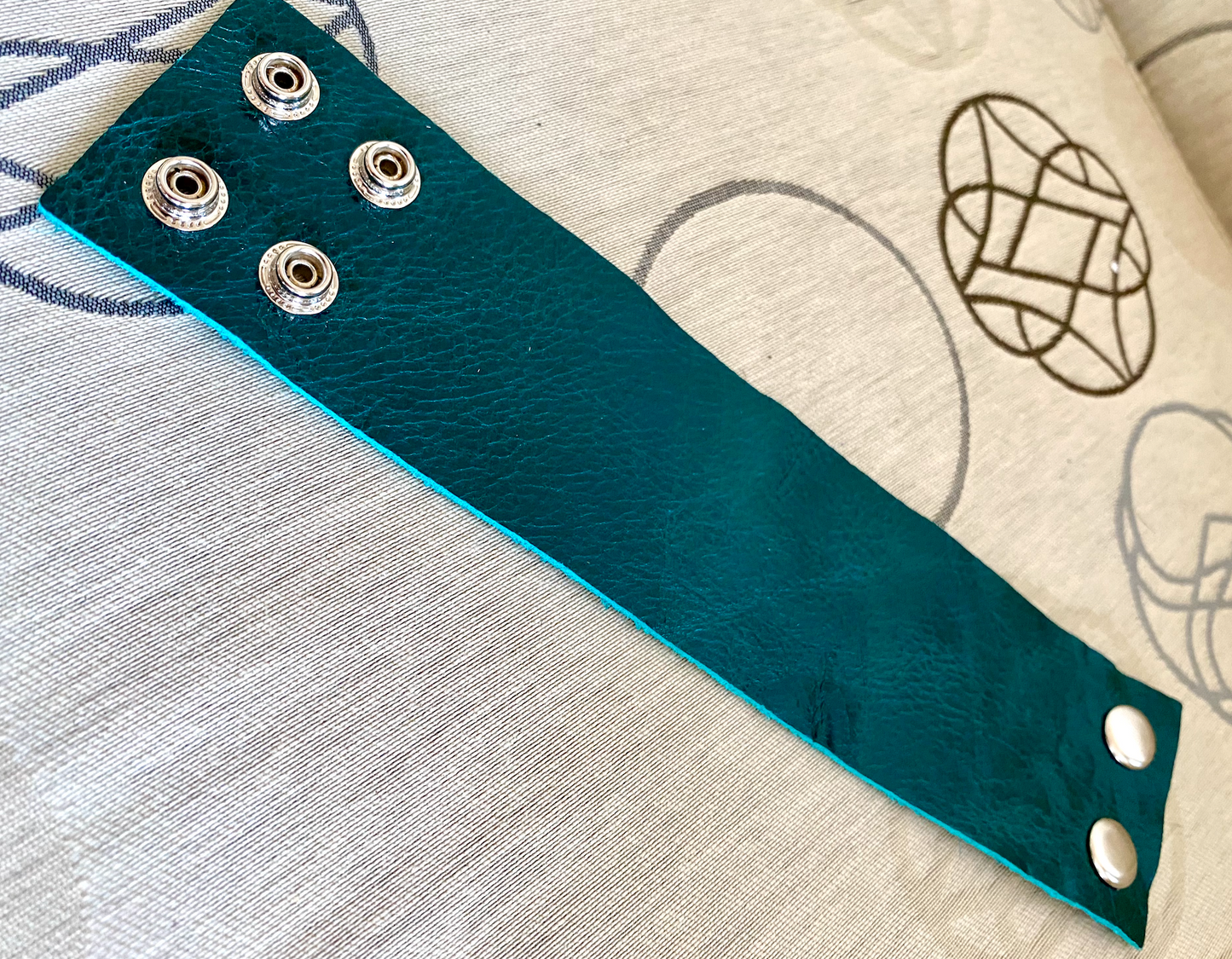 CHARLIE LEATHER WIDE WRAP BRACELET