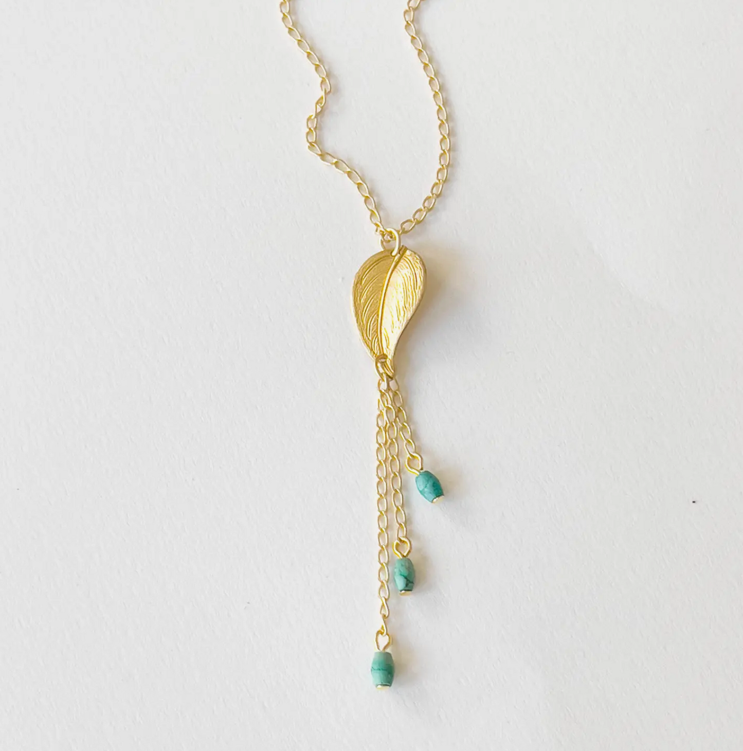 NEST PRETTY THINGS LEAF NECKLACE